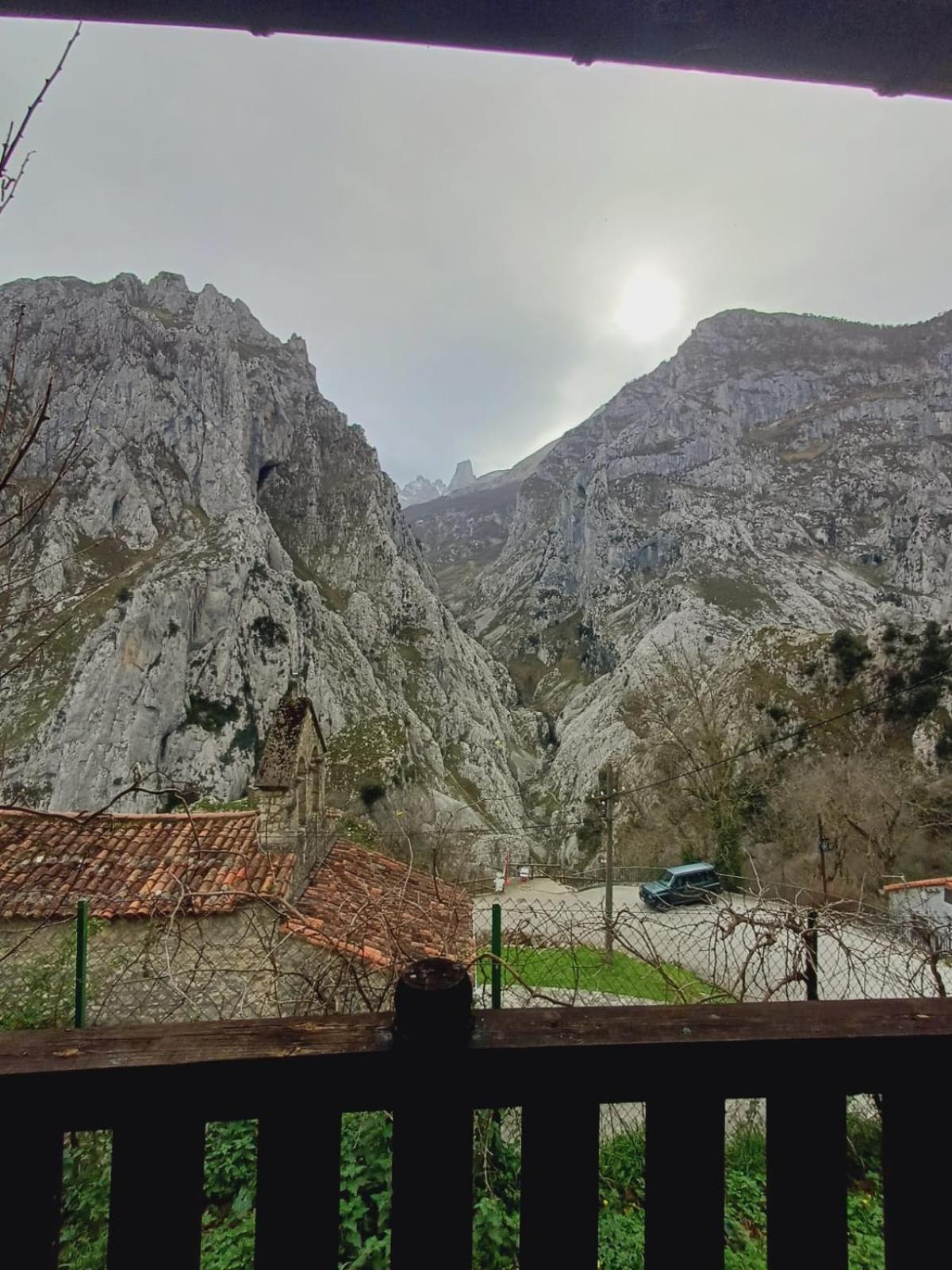 El Portal Del Abuelo Lägenhet Arenas De Cabrales Exteriör bild