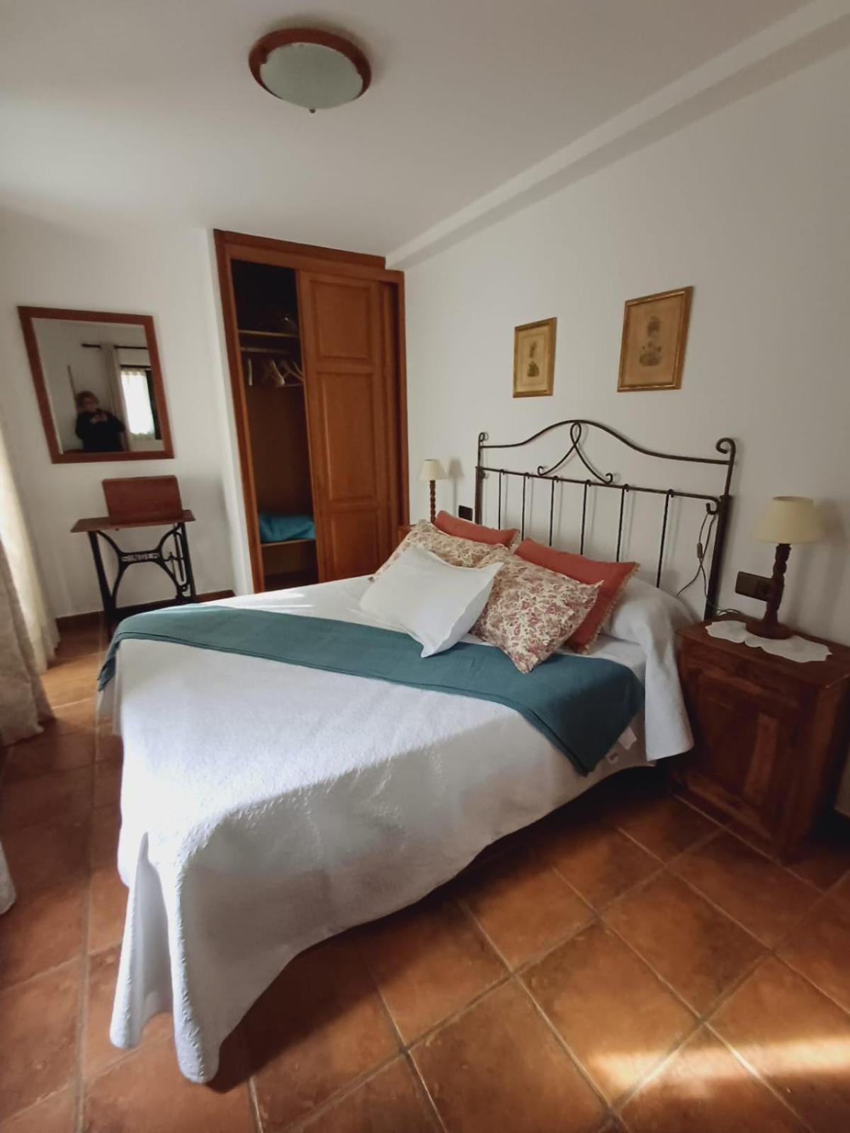 El Portal Del Abuelo Lägenhet Arenas De Cabrales Exteriör bild