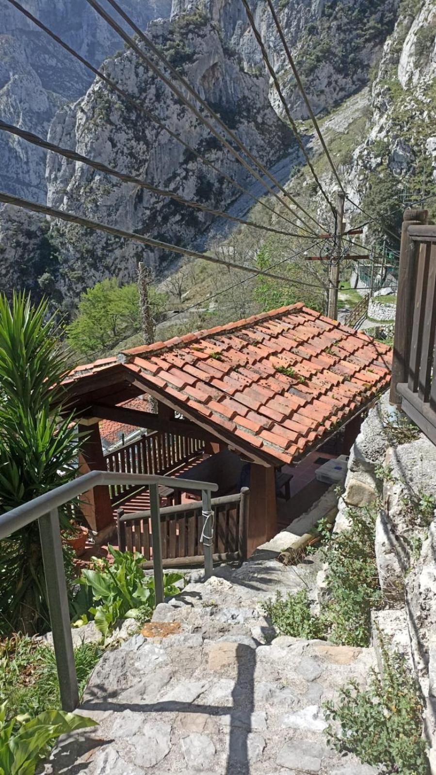 El Portal Del Abuelo Lägenhet Arenas De Cabrales Exteriör bild