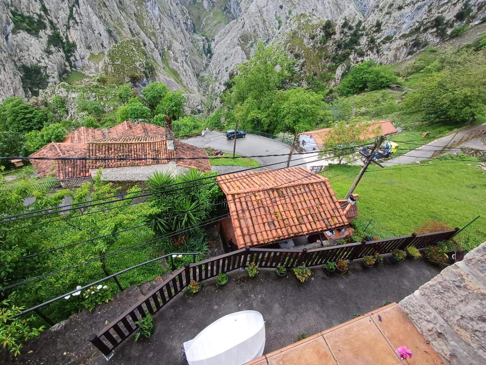 El Portal Del Abuelo Lägenhet Arenas De Cabrales Exteriör bild