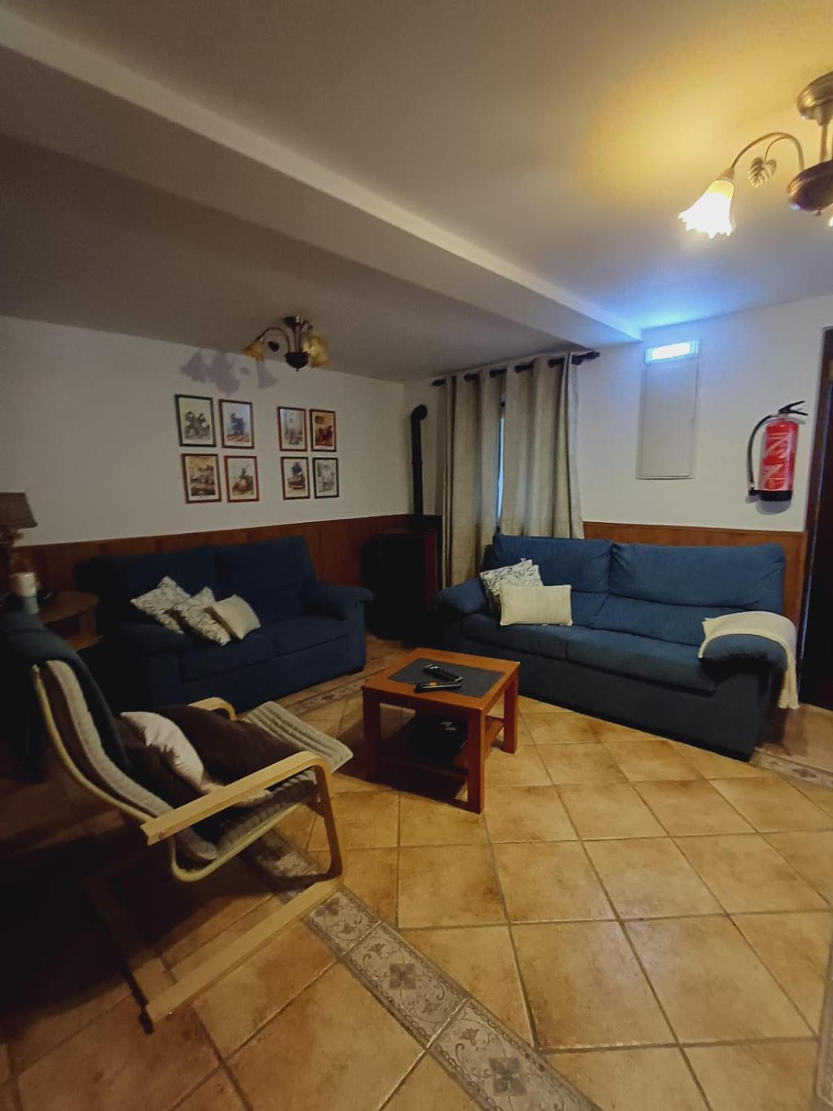 El Portal Del Abuelo Lägenhet Arenas De Cabrales Exteriör bild