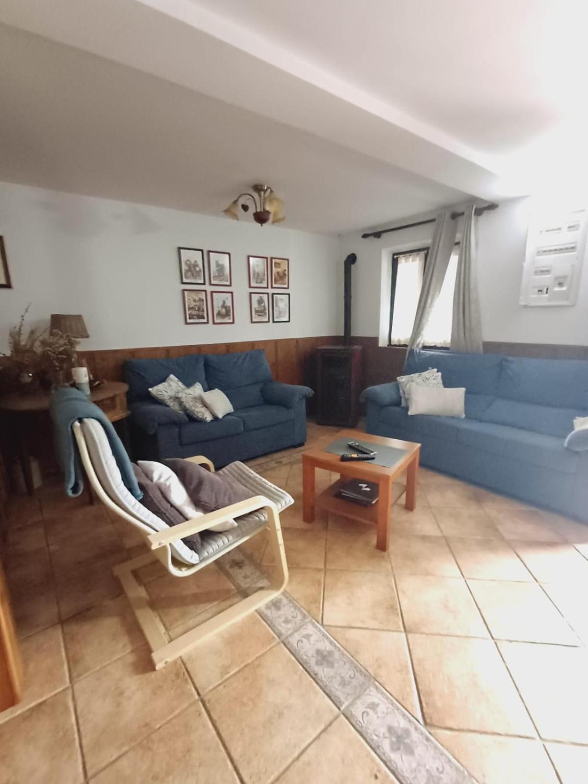 El Portal Del Abuelo Lägenhet Arenas De Cabrales Exteriör bild